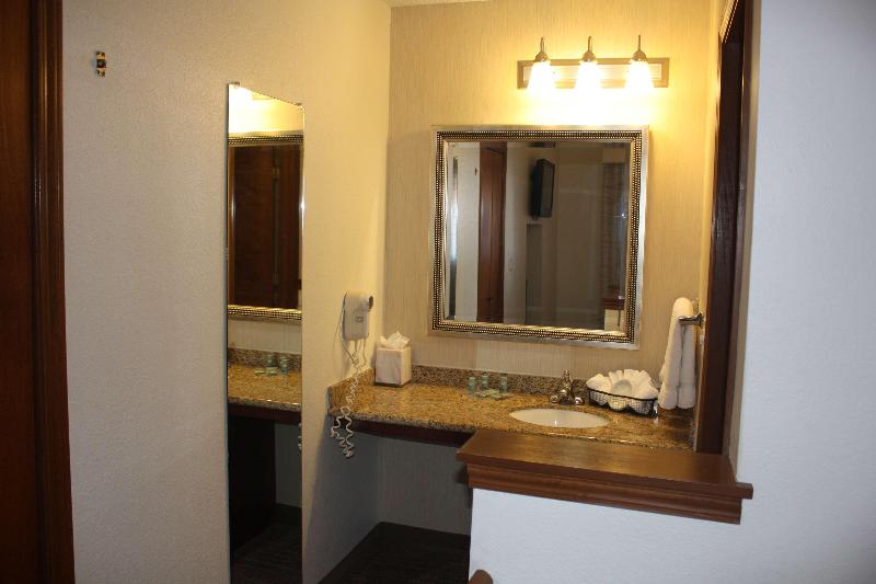 Suite, Sens Suites Livermore; Surestay Collection By Best Western