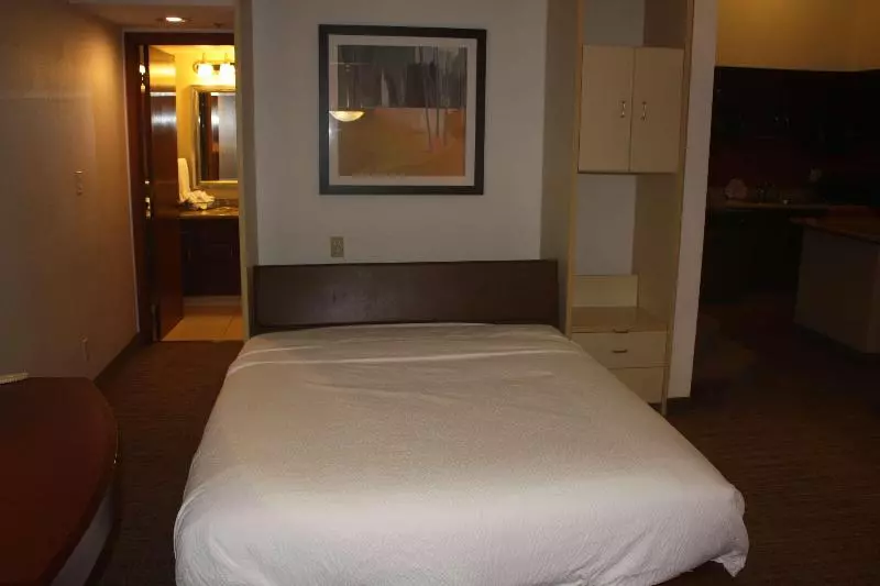 スイート, Sens Suites Livermore; Surestay Collection By Best Western