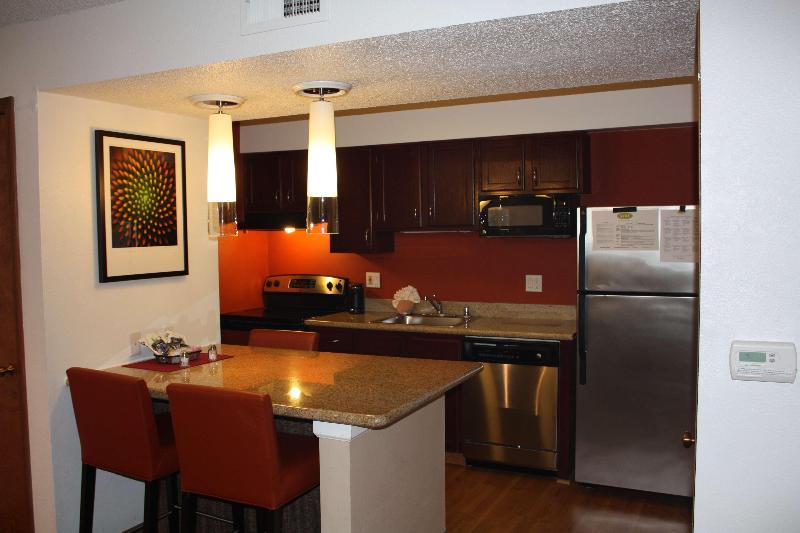 스탠다드 스튜디오, Sens Suites Livermore; Surestay Collection By Best Western