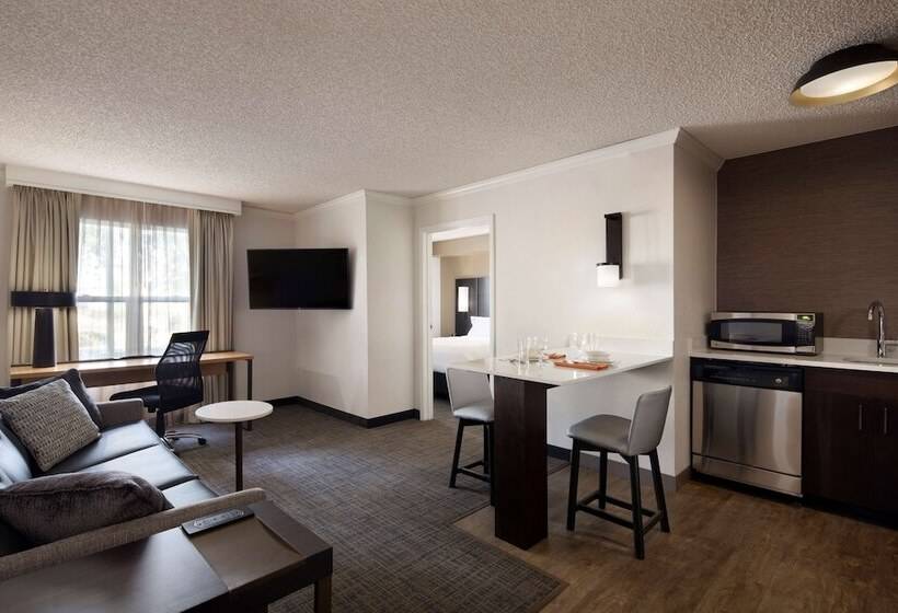 Люкс, Sonesta Es Suites Fresno