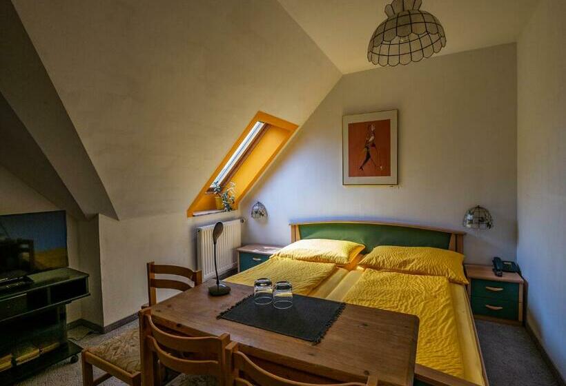 Standard-huone Puutarhanäkymä, Gästehaus Pointner