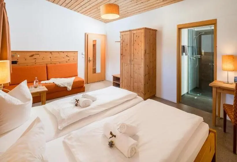 اتاق استاندارد سه نفره, Reitstall Und Saloon San Jon