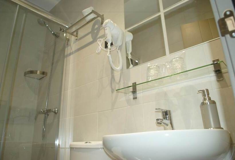 اتاق عادی, Fuencarral Rooms