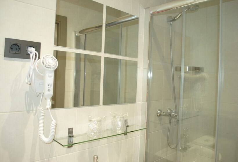 اتاق سوپریور, Fuencarral Rooms