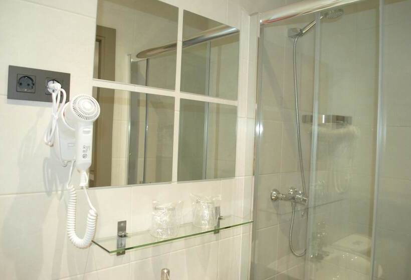 اتاق کلاسیک, Fuencarral Rooms