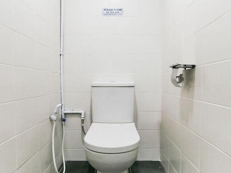 Quarto Triplo Estandar, Spot On 89726 Capsule Inn