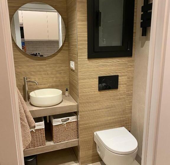 استودیوی استاندارد, Bypillow Cap Sa Sal