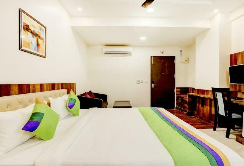 Quarto Deluxe, Treebo Trend Emora Hotel And Suites Brookfield