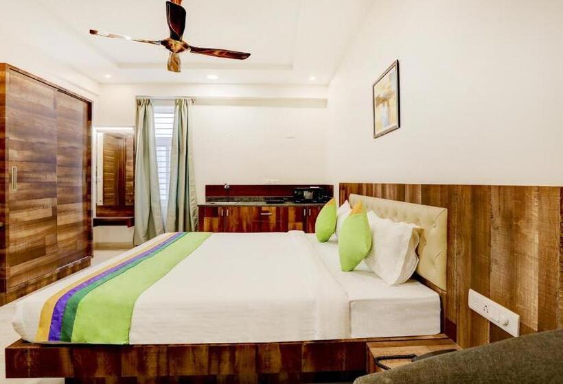 Quarto Deluxe, Treebo Trend Emora Hotel And Suites Brookfield