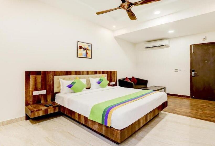 Quarto Deluxe, Treebo Trend Emora Hotel And Suites Brookfield