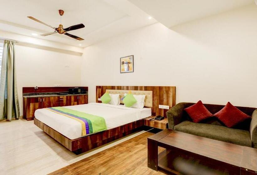 Quarto Deluxe, Treebo Trend Emora Hotel And Suites Brookfield