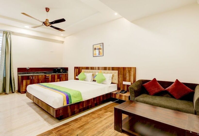 Quarto Deluxe, Treebo Trend Emora Hotel And Suites Brookfield