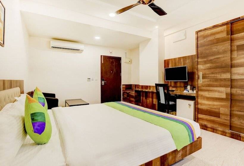 Quarto Deluxe, Treebo Trend Emora Hotel And Suites Brookfield