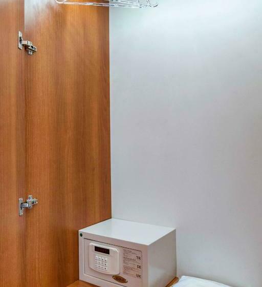 اتاق استاندارد, Uras Beach