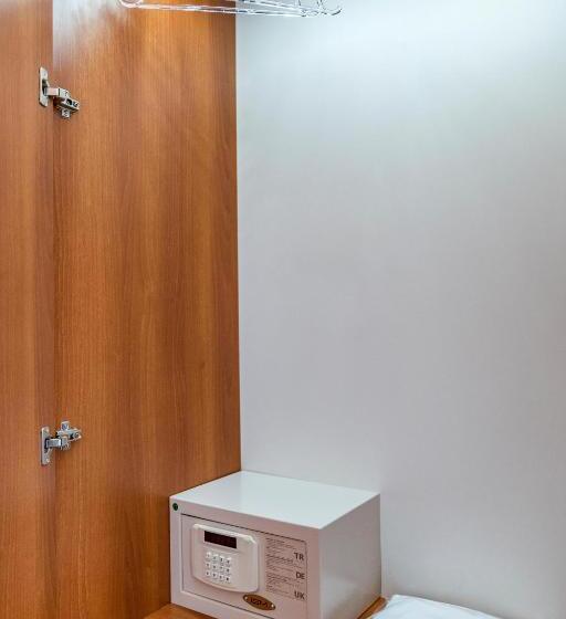 اتاق استاندارد, Uras Beach