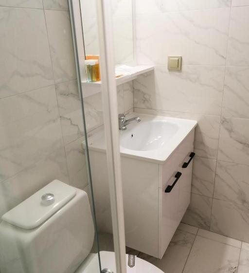 اتاق اساندارد با چشم‌انداز جانبی به دریا, Uras Beach