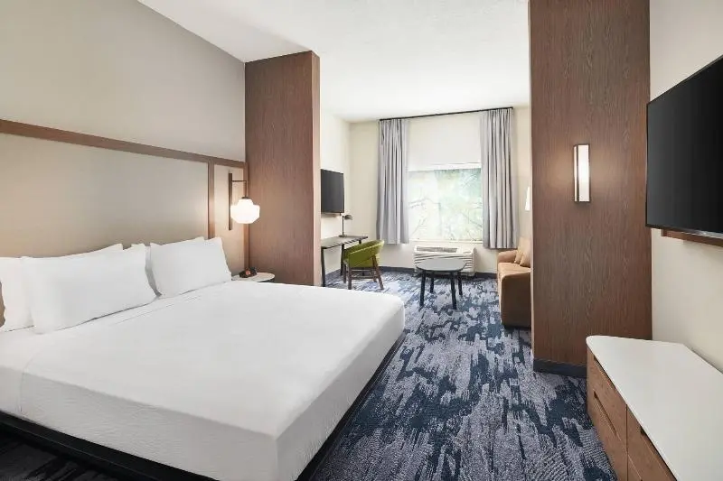 キングサイズベッドのスイートルーム, Fairfield Inn & Suites Tampa Riverview