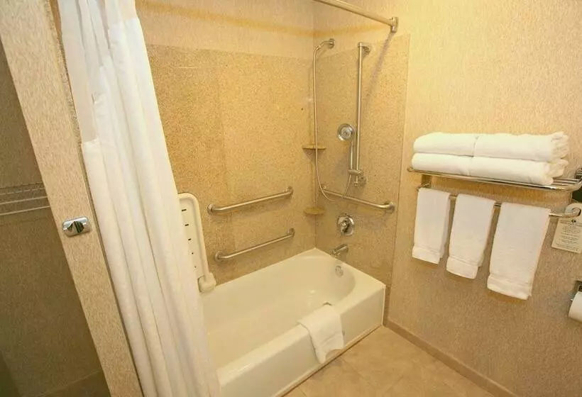 سوئیت برای معلولان, Holiday Inn Express San Diego South   Chula Vista, An Ihg