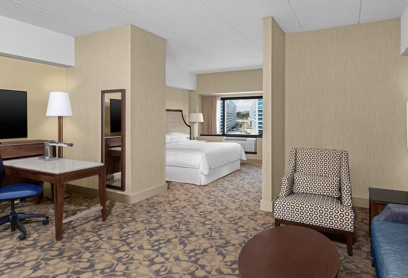 غرفة كلوب, Sheraton Lincoln Harbor