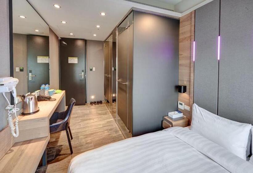 Номер Стандарт с Балконом, Kiwi Share Hotel Zhongli