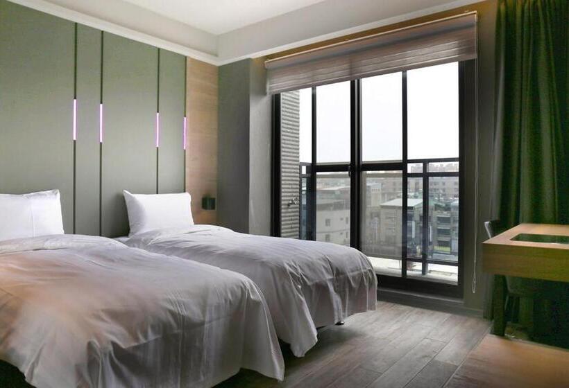 Номер Стандарт с Балконом, Kiwi Share Hotel Zhongli