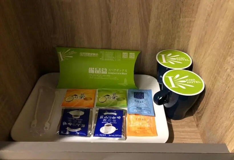 اتاق استاندارد سه تخته با بالکن, Kiwi Share Hotel Zhongli