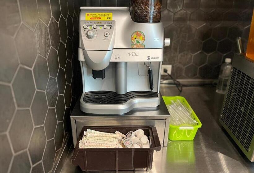 Кровать в Общей Комнате, Kiwi Share Hotel Zhongli