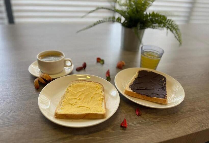 Кровать в Общей Комнате, Kiwi Share Hotel Zhongli