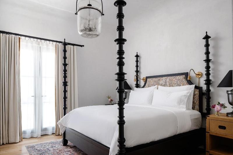 Номер Стандарт Кровать Кинг Адаптированный для Инвалидов, Commodore Perry Estate, Auberge Resorts Collection