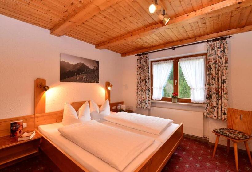 غرفة قياسية مزوَّدة بشُرفة, Landhaus Almrausch