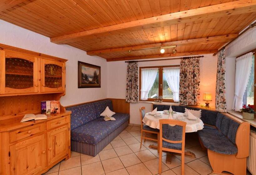Апартаменты 1 Спальня с Балконом, Landhaus Almrausch