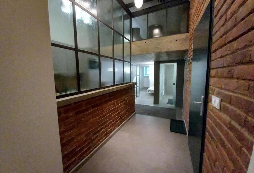 آپارتمان 1 خوابه, Entrez Apartments 4 City Centre