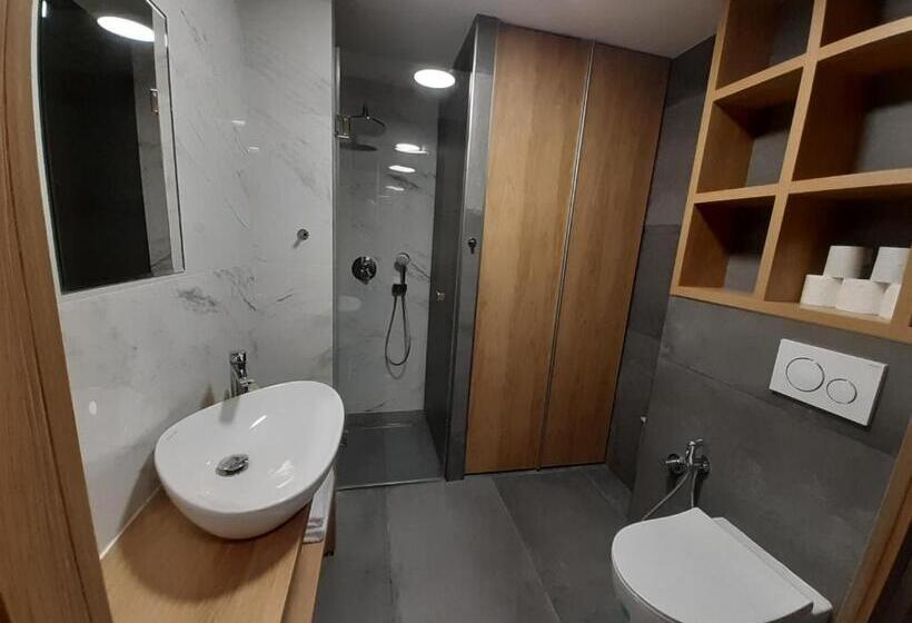 استودیوی استاندارد, Entrez Apartments 4 City Centre