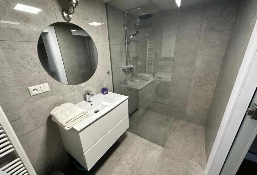 اتاق دوبلکس, Entrez Apartments 4 City Centre