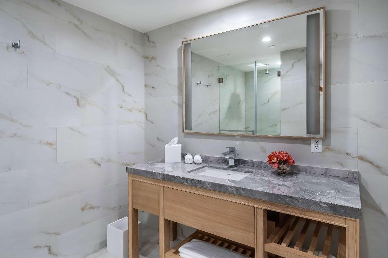 اتاق استاندارد با تخت بزرگ, Koi Resort Saint Kitts, Curio Collection By Hilton