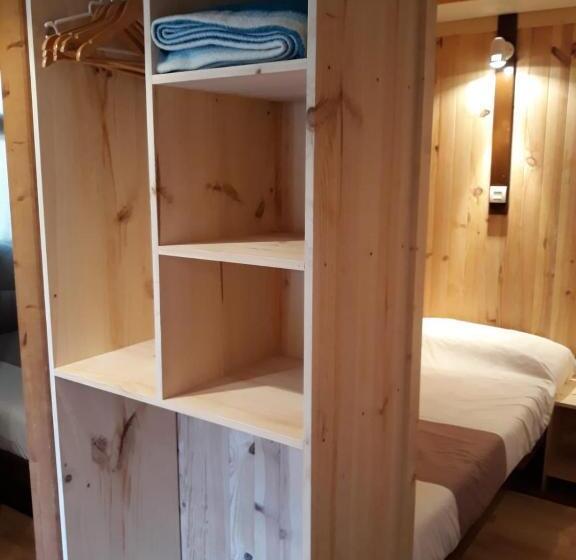 带2个卧室的标准洋房, La Masia