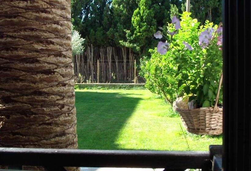 带2个卧室的标准洋房, La Masia