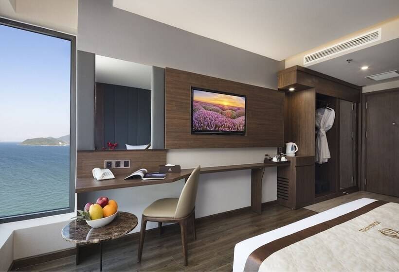 اتاق لوکس با چشمانداز دریا, Vesna Hotel Nha Trang