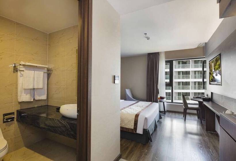 اتاق لوکس با چشم‌انداز شهر, Vesna Hotel Nha Trang