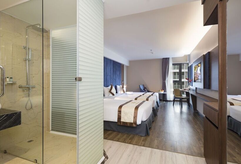 اتاق لوکس سه تخته, Vesna Hotel Nha Trang
