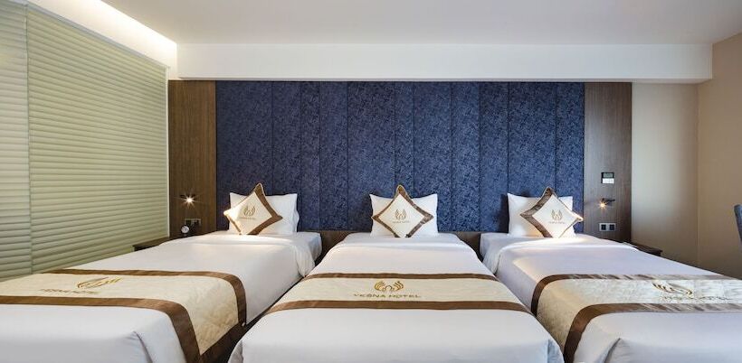 اتاق لوکس سه تخته, Vesna Hotel Nha Trang