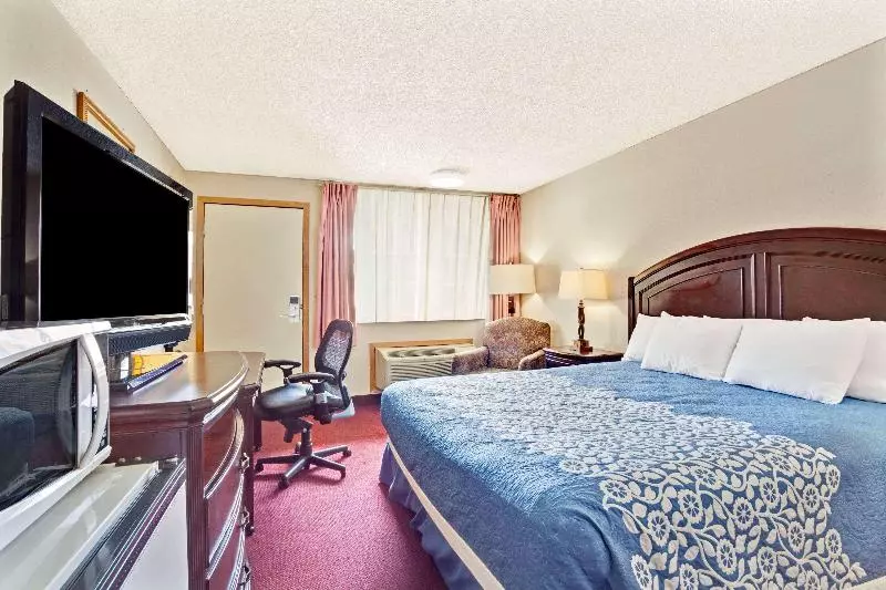 اتاق استاندارد با تخت بزرگ, Fairbridge Inn Express Tukwila