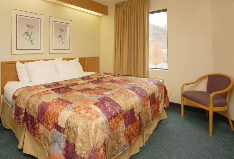 キングサイズベッドのスタンダードルーム, Quality Inn Bridgeport Clarksburg
