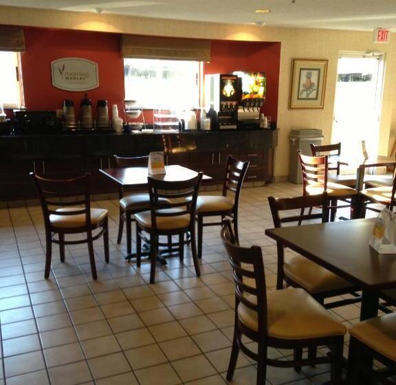 キングサイズベッドのスタンダードルーム, Sleep Inn Pelham Oak Mountain