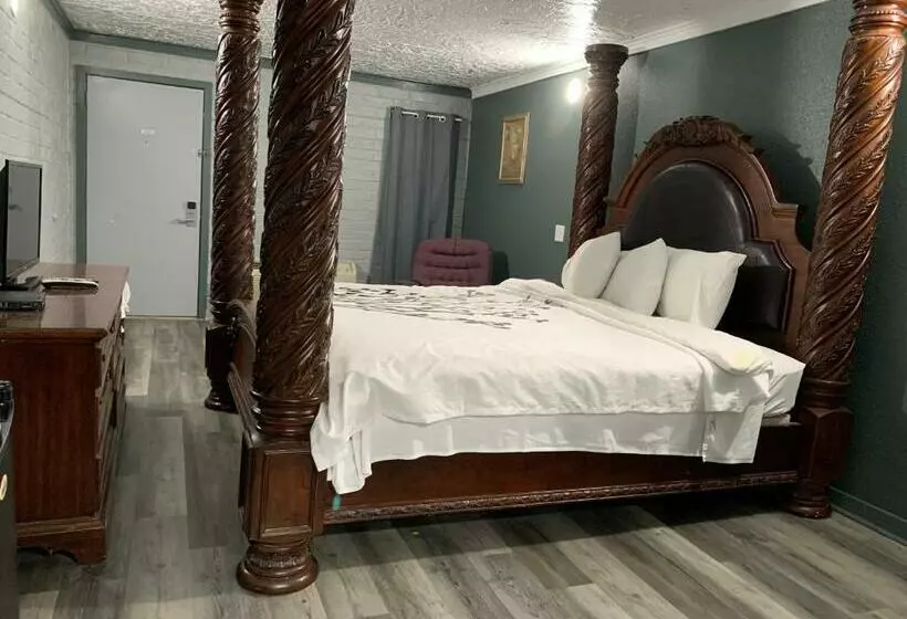 キングサイズベッドのスタンダードルーム, Stratford Inn Tyler