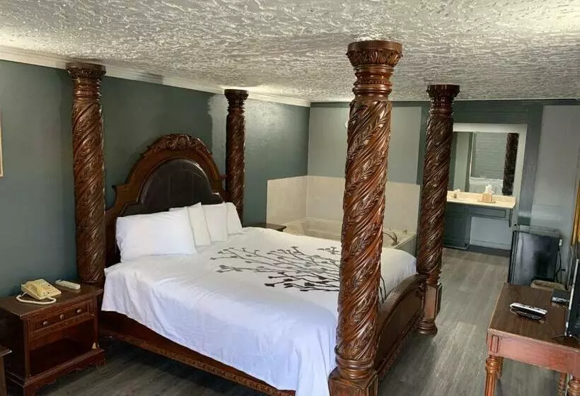 キングサイズベッドのスイートルーム, Stratford Inn Tyler