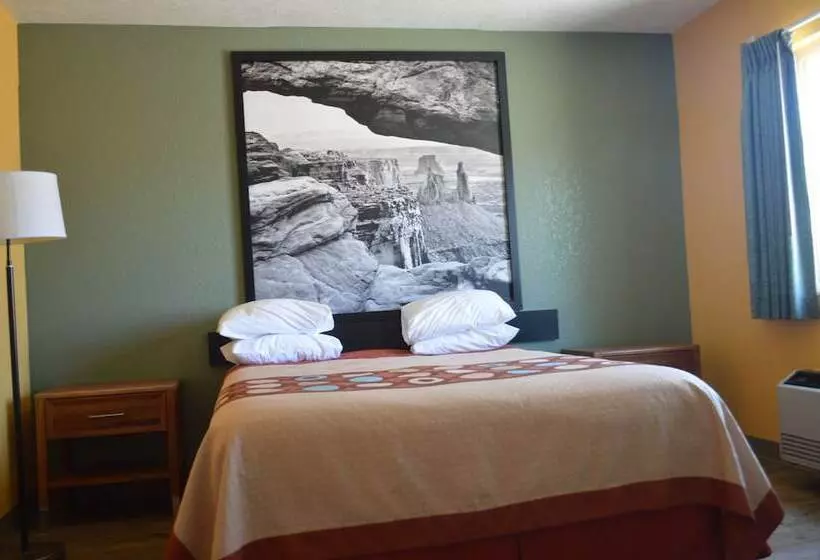 سوییت, Super 8 By Wyndham St. George Ut