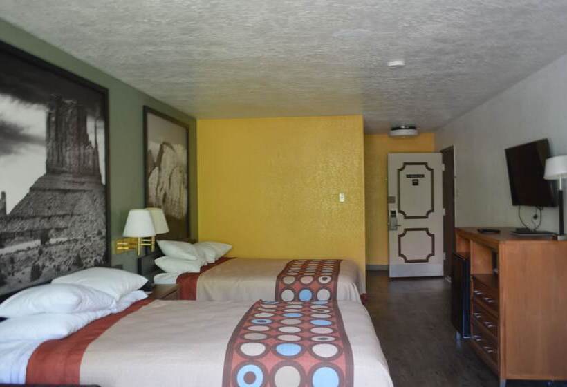 סוויטה, Super 8 By Wyndham St. George Ut