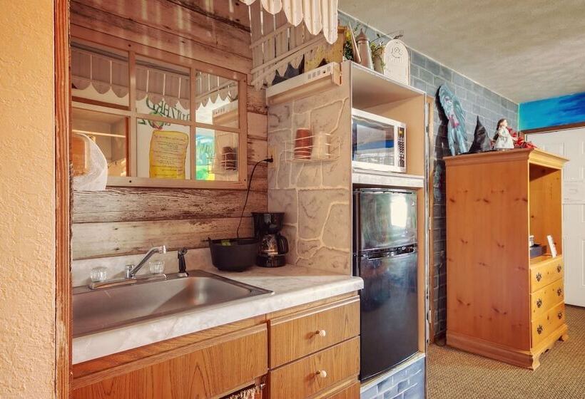 Люкс, Simmer Motel