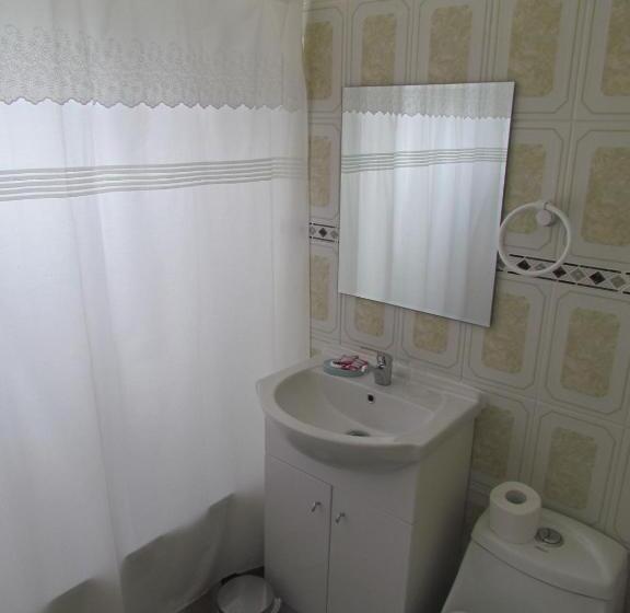 标准三人间, Hostería Antupirén